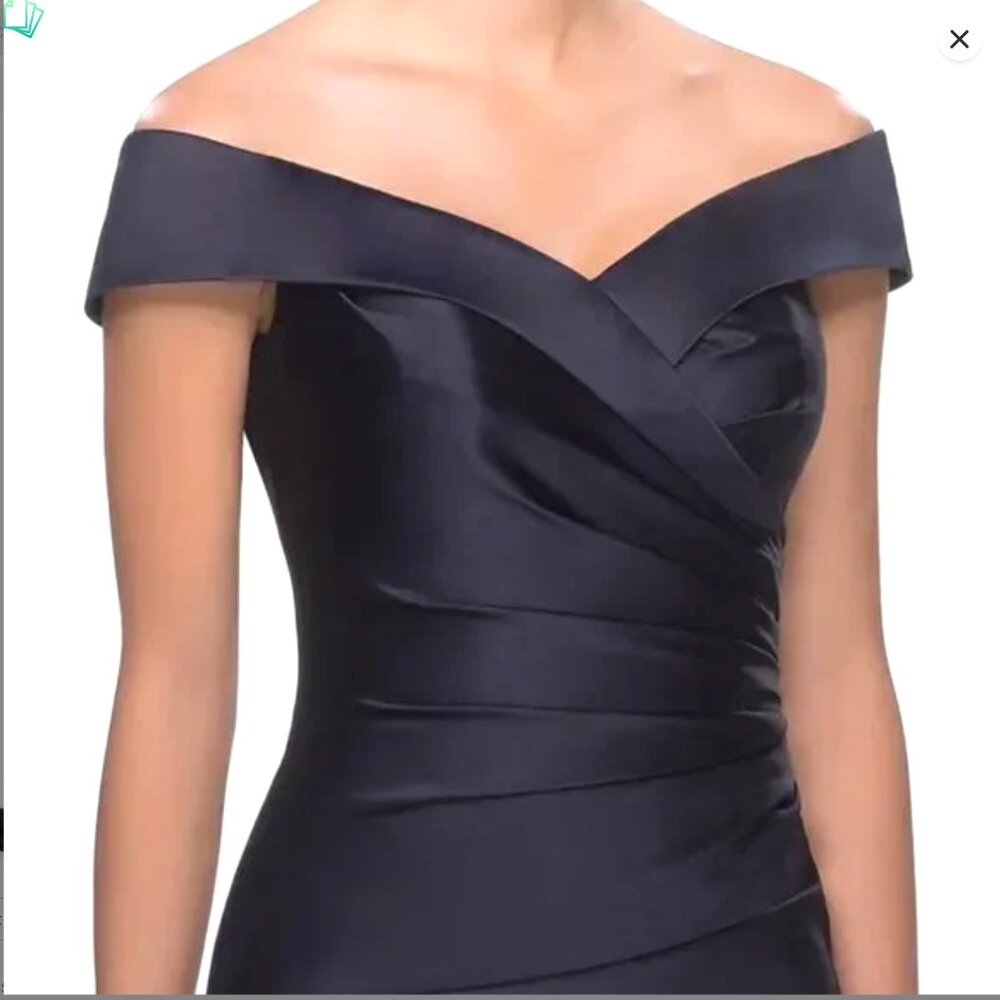 La Femme Off Shoulder Ruched Satin Trumpet Gown in Midnight Blue, size 10, NWOT! - Picture 2 of 11